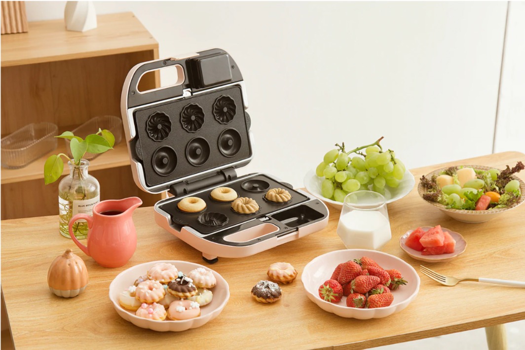 Vitantonio VWH-50A Waffle & Hot Sand Baker - Pink | YOHO